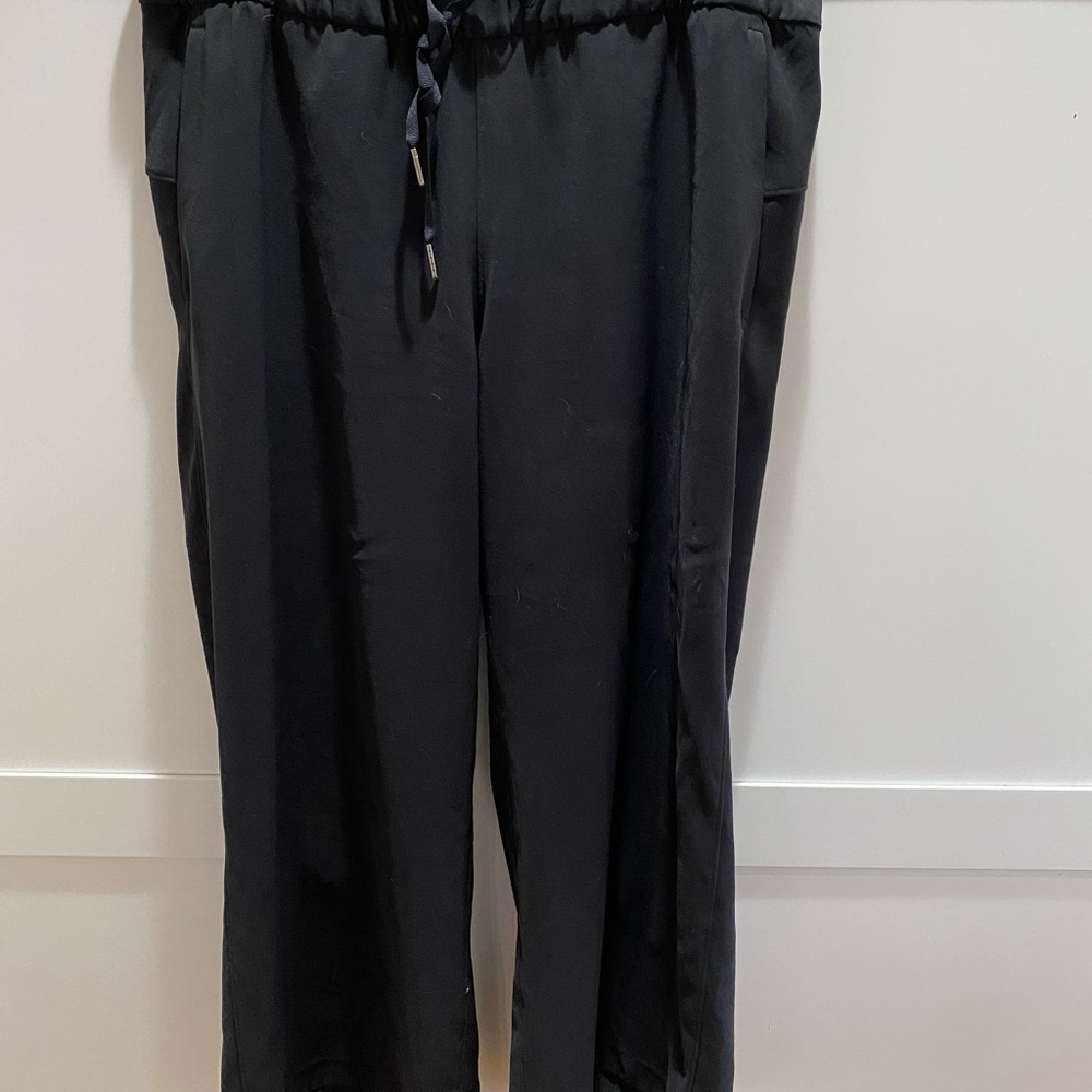 Lulu lemon wide leg cropped pants